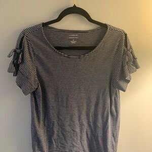 Banana Republic Gray and White Flutter Sleeve Blouse